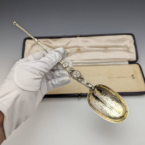 1910年 英国ヴィンテージ 純銀 大型アノイティングスプーン 85g ケース入り